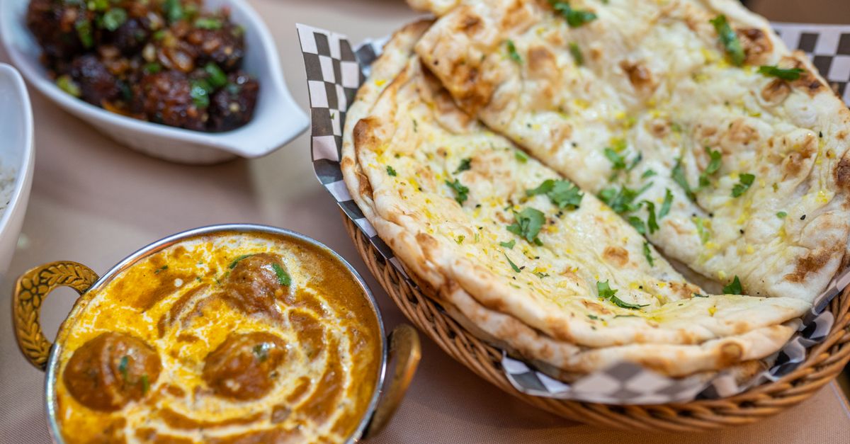 Butter Chicken with Garlic Naan