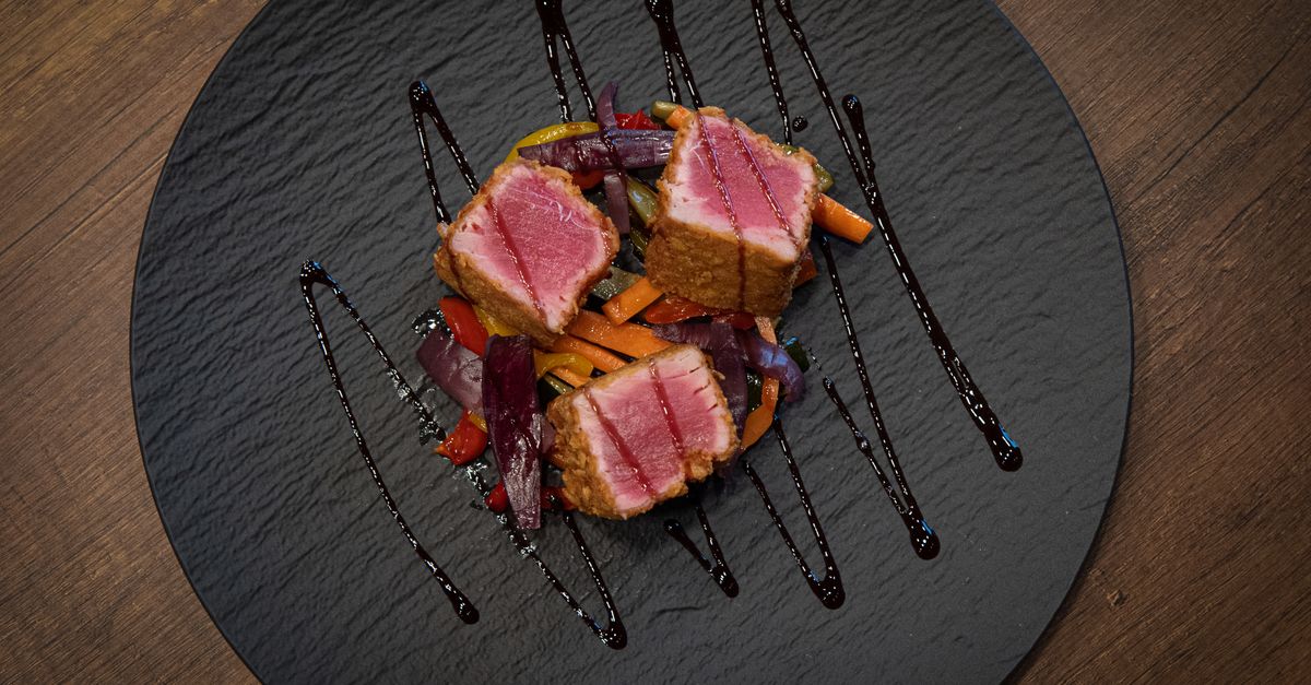 Italian Seared Tuna with Tomato, Olive & Caper Linguine