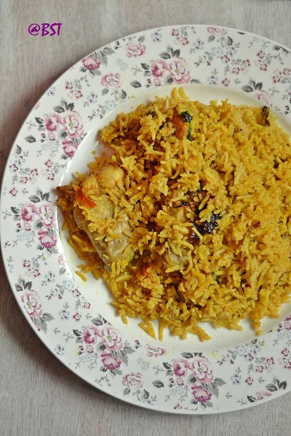 Majboos Dejaaj ~ Emirati Chicken Rice