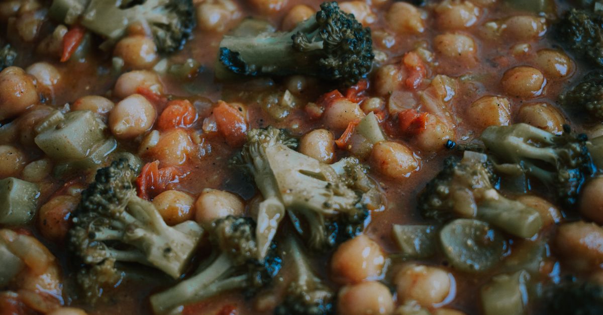 Middle Eastern Chickpea & Spinach Miso-Tahini Stew with Garlic Flatbread Dunk