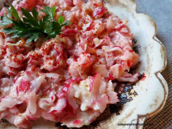 Grated radish salad with tahini sauce (Tahinli Turp Salatasi)