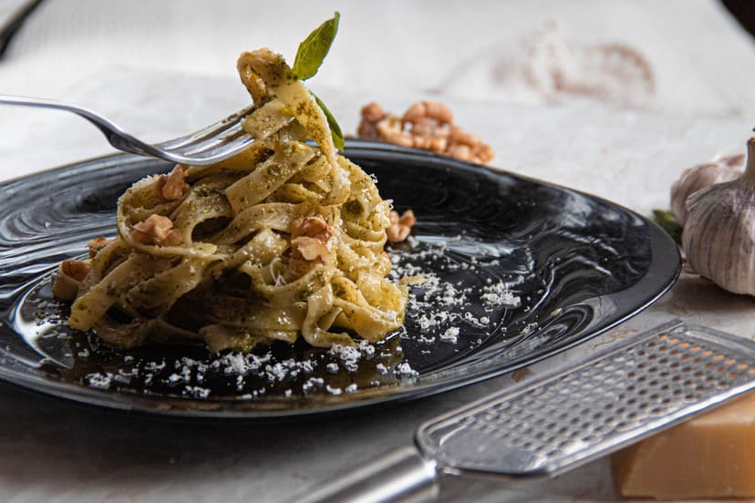 Walnut, Parsley and Lemon Pesto Linguine