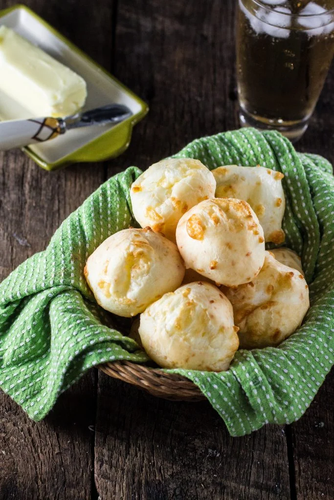 Pão de Queijo (Authentic Brazilian Cheese Bread)