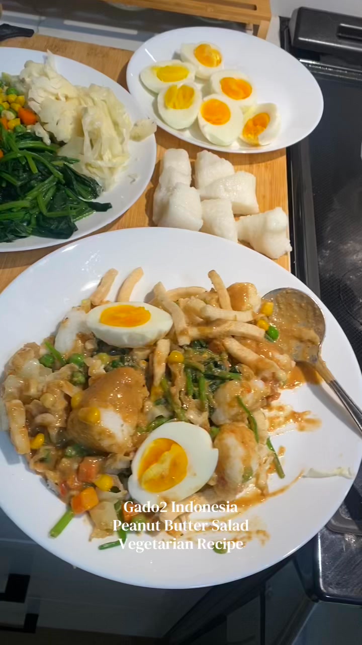 Gado-Gado with Healthier Roasted Peanut Sauce (Indonesian Peanut Salad)