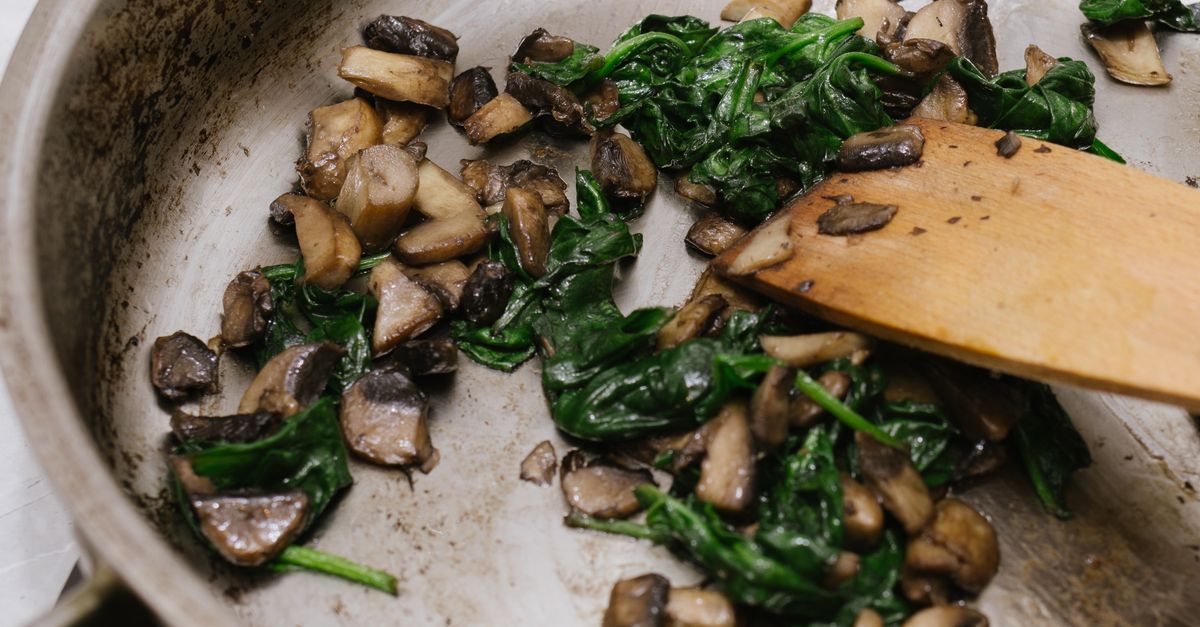 Creamy Mushroom and Spinach Orzo with Lemon Zest