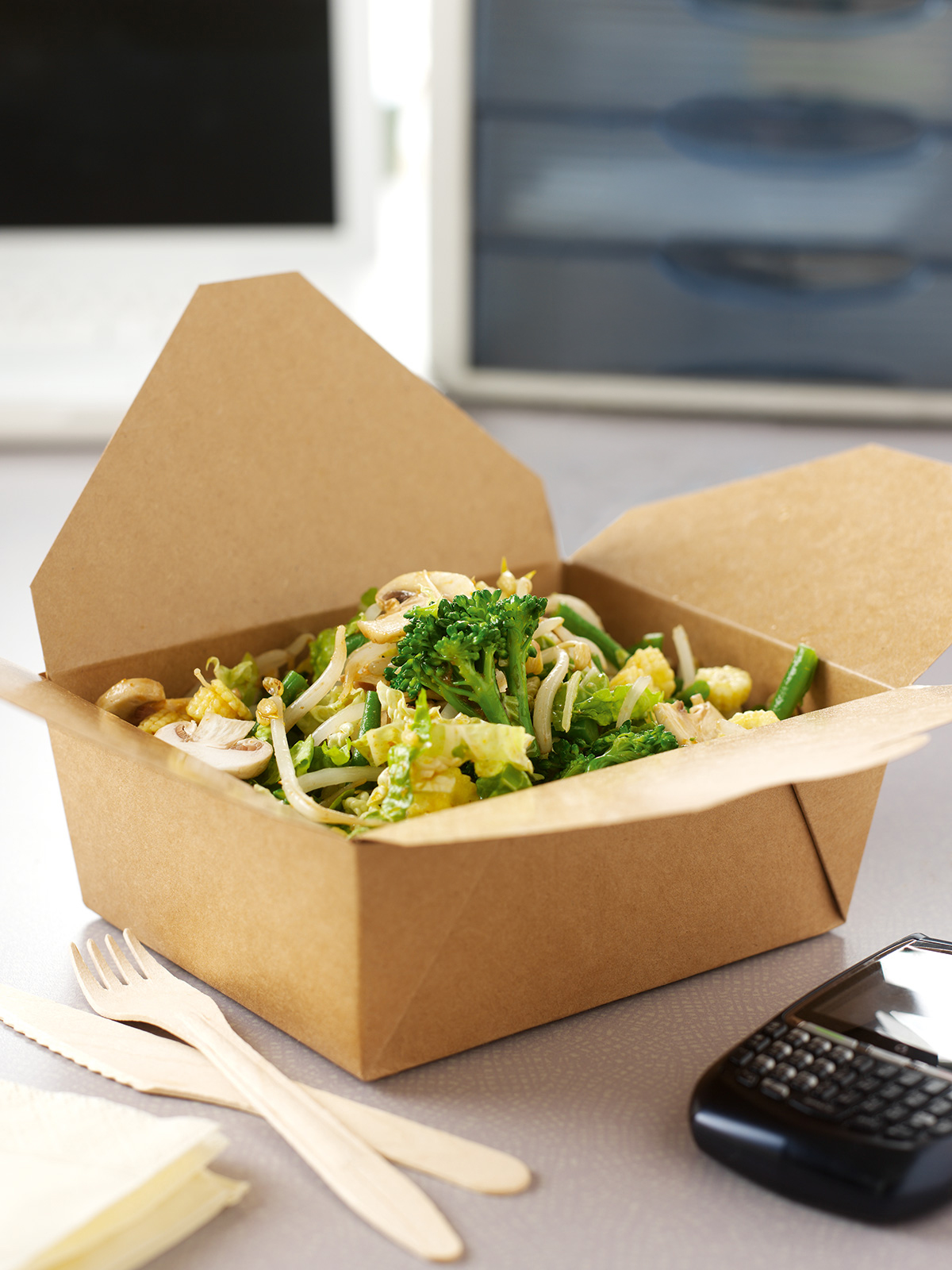 Crunchy Salad With Hot and Sour Dressing