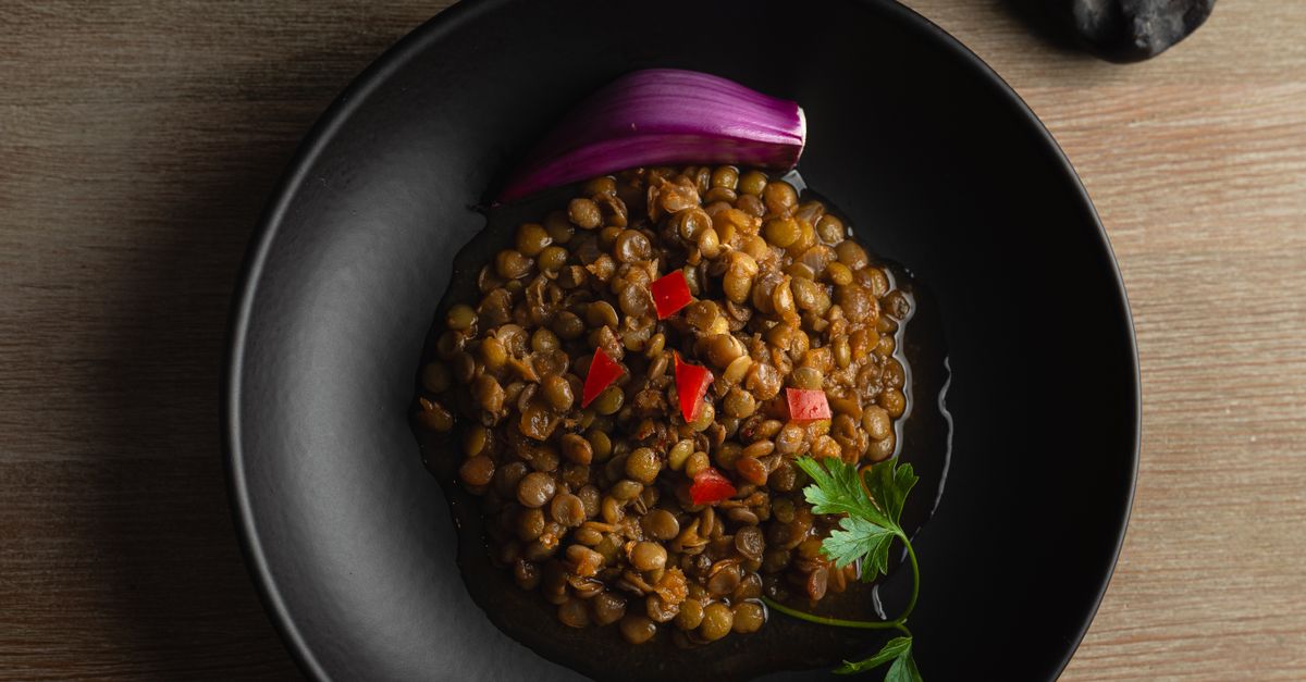 Spanish-Style Braised Lentils with Spinach, Tomato and Garlic