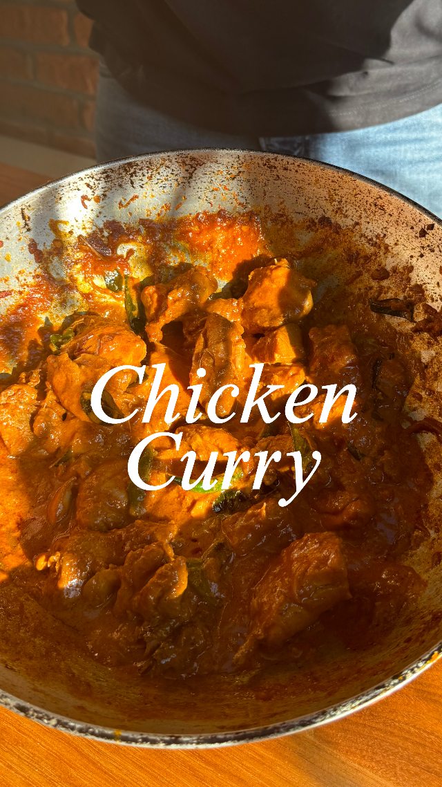 Super simple Sri Lankan red chicken curry