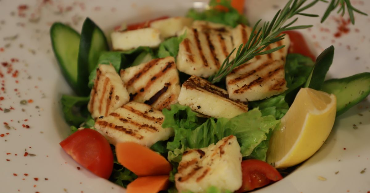 Za’atar Lemon Halloumi & Roasted Pepper Orzo with Feta