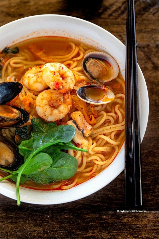 Jjamppong (Korean Spicy Seafood Noodle Soup)
