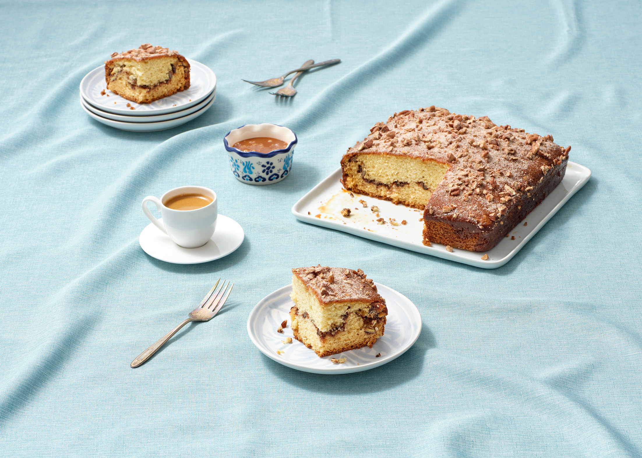 Pastel de Dulce de Leche (Coffee Cake with Cajeta/Dulce de Leche Drizzle)