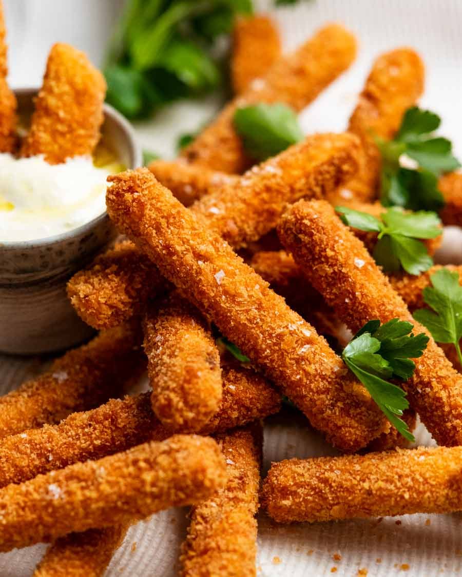 Haloumi fries with garlic yoghurt dipping sauce