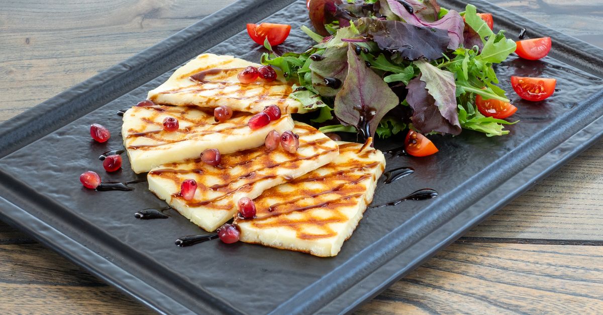 Mediterranean Halloumi and Vegetable Grill with Lemon-Herb Yoghurt