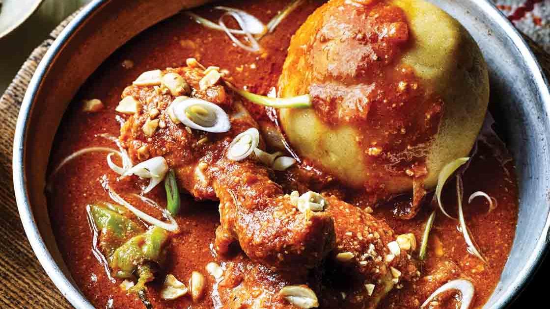 Groundnut soup with chicken