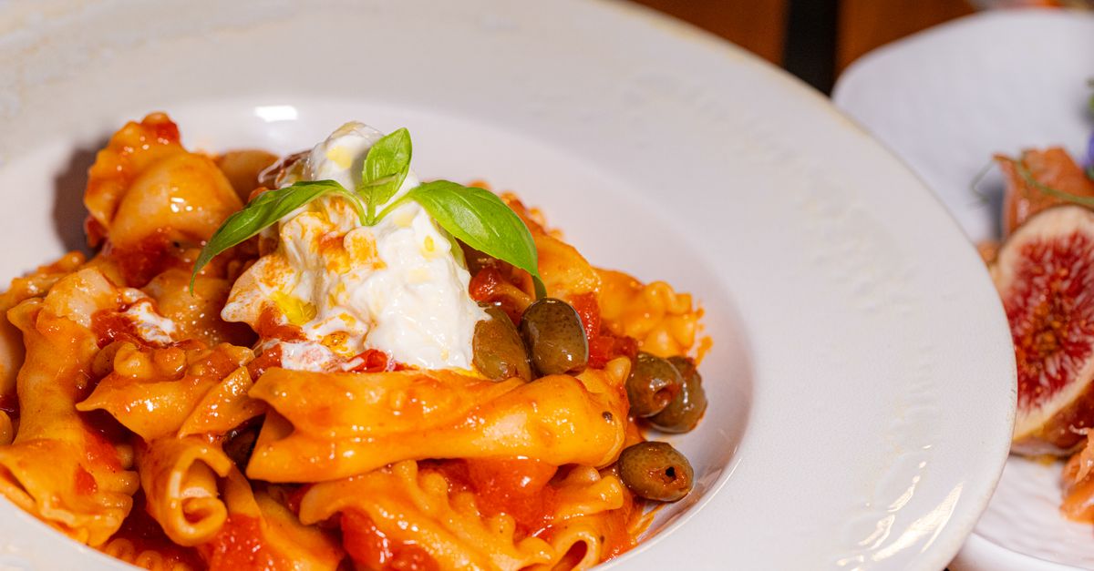 Italian Burrata Pasta with Charred Tomato Confit & Crispy Breadcrumbs
