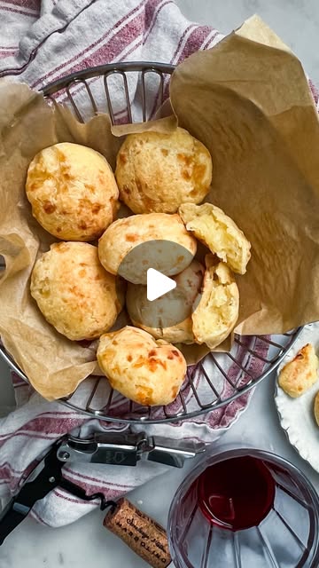 Pão de Queijo (Brazilian Cheese Bread)