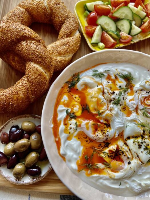 Poached Eggs with Garlic Yoghurt (Çılbır)