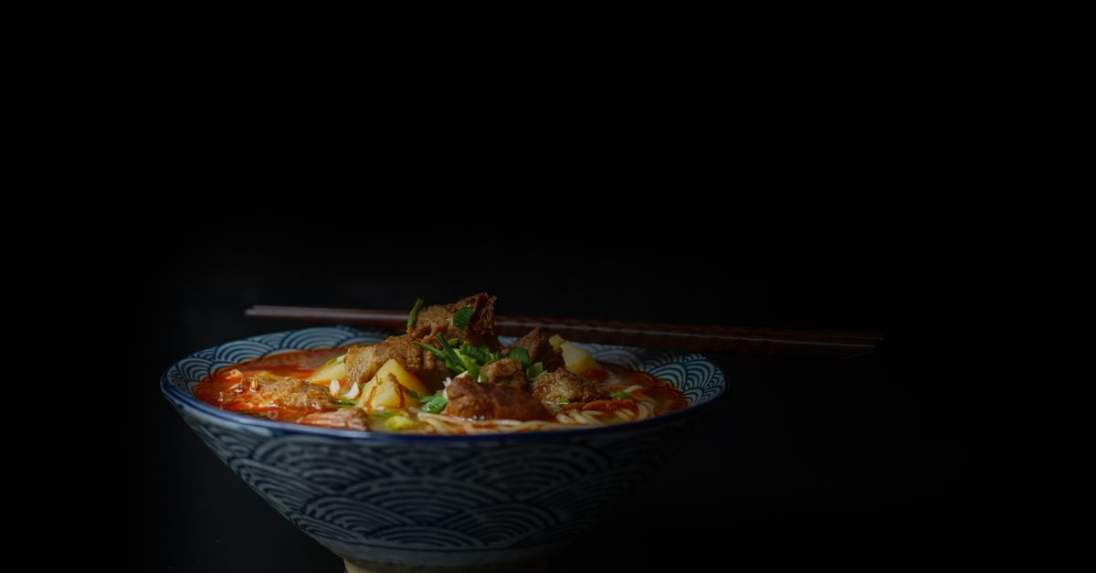 Hot Garlic Noodles with Crispy Vegetables
