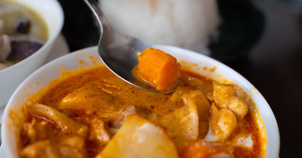 Thai Massaman Curry with Sweet Potato and Peanuts