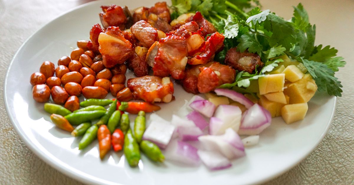 Thai Turkey & Peanut Wrap with Crisp Vegetables