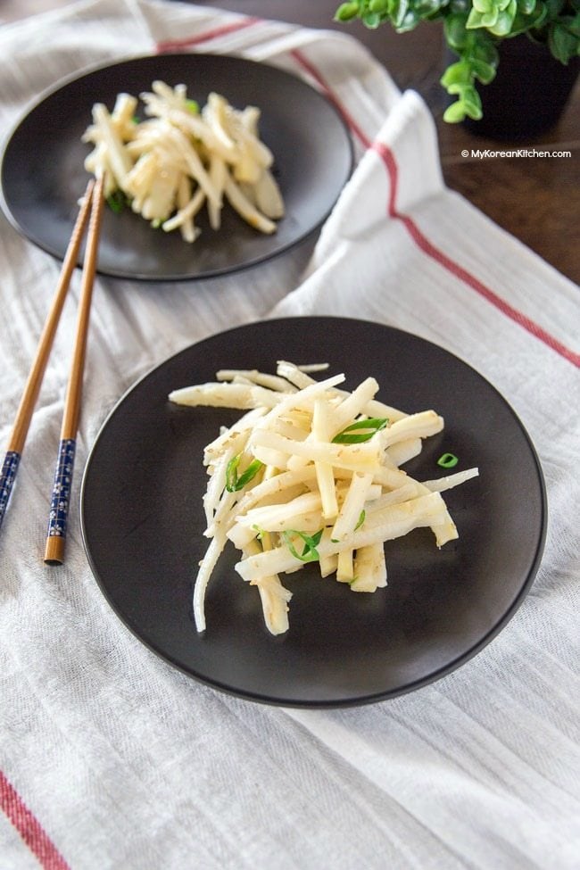 Doraji Namul (Sautéed Bellflower Root)