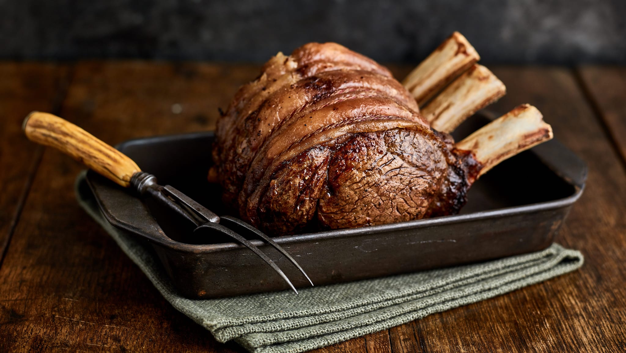 Rib of beef with red wine sauce