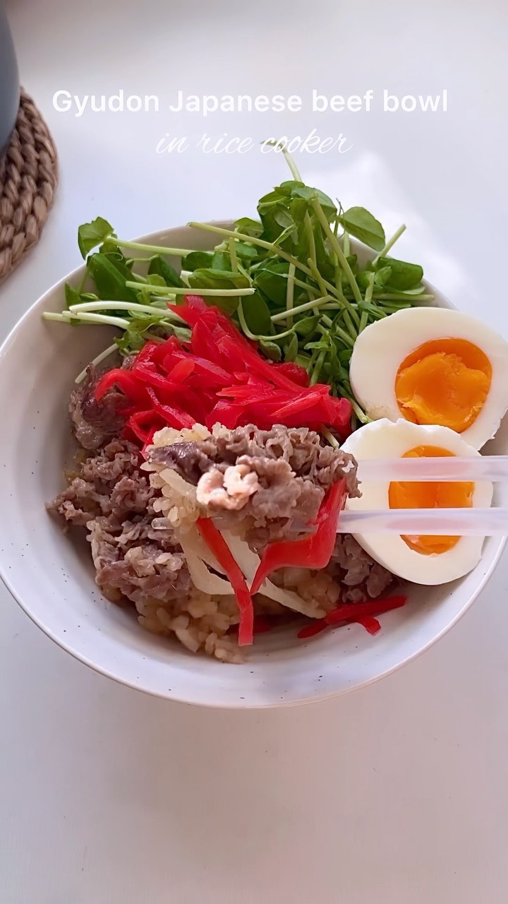 Gyudon (Japanese Beef Bowl) cooked in a rice cooker