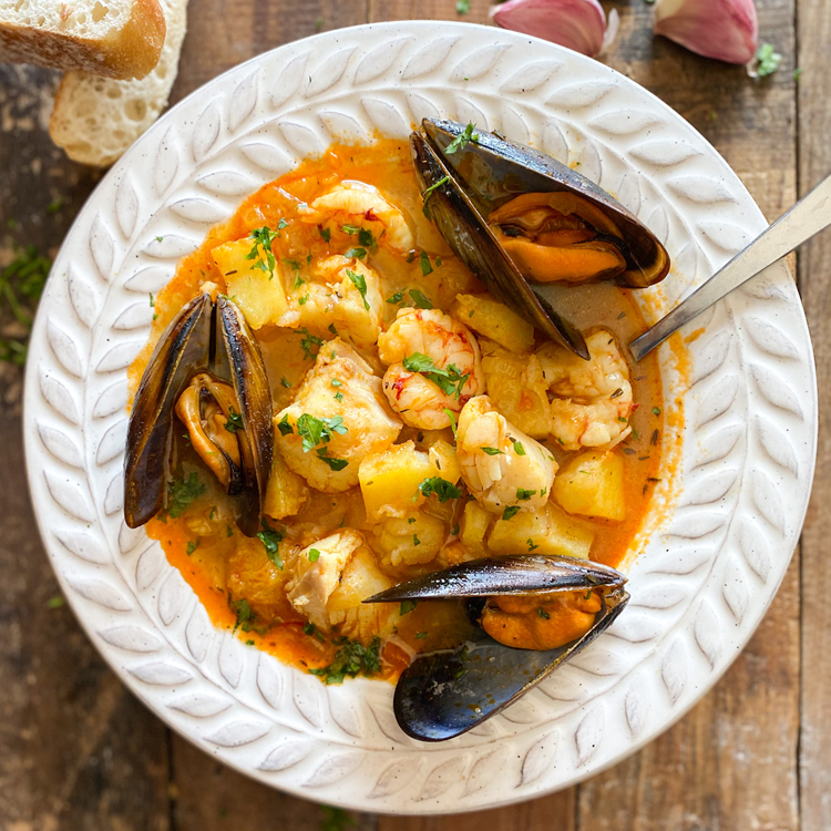 Spanish Seafood Stew (Suquet de Pescado)
