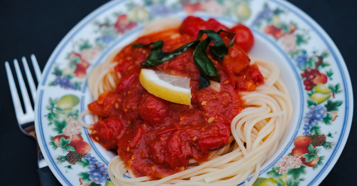 Lemon-Herb Tomato Spaghetti with Roasted Garlic Mushrooms