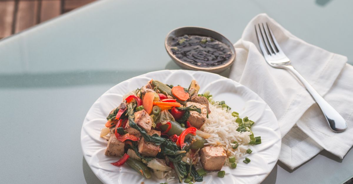 Ginger-Garlic Tofu and Vegetable Stir-Fry with Rice